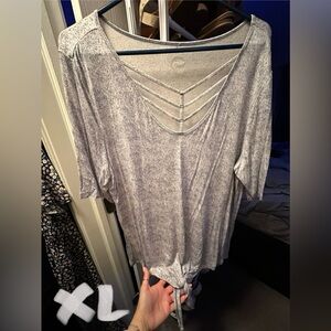 Women’s knot tie tee